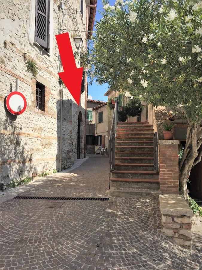 La Minicasa al Lago del Turano Castel di Tora Exterior foto